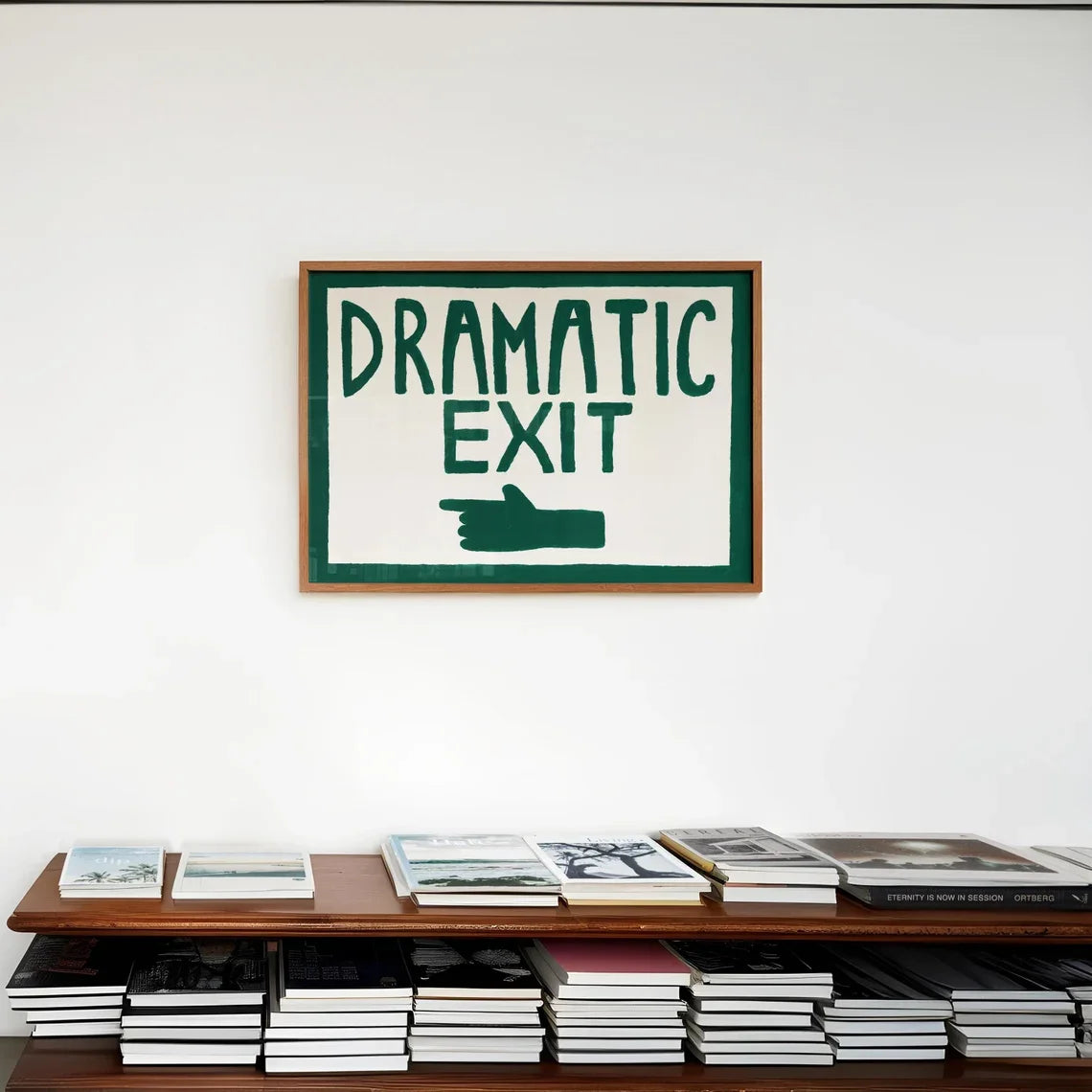 affiche rétro sortie gauche impression toile main pointant lettres capitales décoration mur vert rouge