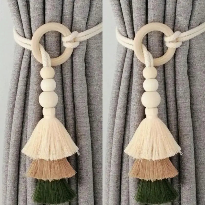 rubans fenêtre boho chic pompons gradation couleurs anneaux bois beige marronclair tissé