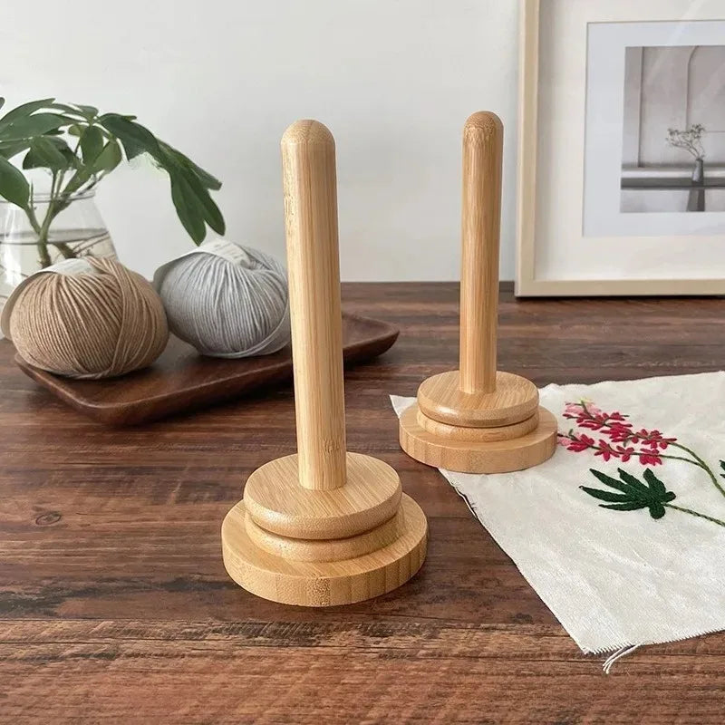 support vertical rotatif bois pelotes fil brodé rustique minimaliste porte serviettes papier