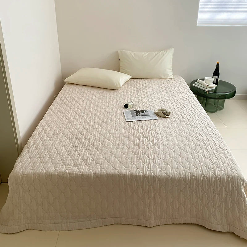 couverture d'été coton gris clair motif géométrique moderne matelassée lit double chambre