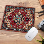 tapis souris caoutchouc rouge ornements floraux bordure ornée adhésif durable traditionnel motifs géométriques
