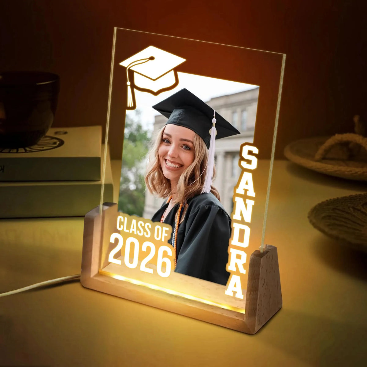 lampe photo personnalisée graduation bois naturel moderne nom class of 2026