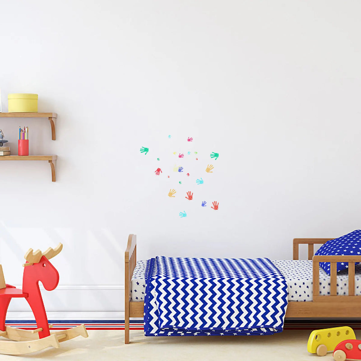 sticker mural empreintes mains couleur vives décoration enfantine chambre adhésif réversible dimension 35x25cm