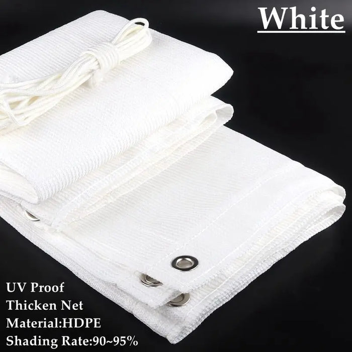 Voile d'ombrage blanc HDPE épais installée sur un balcon moderne