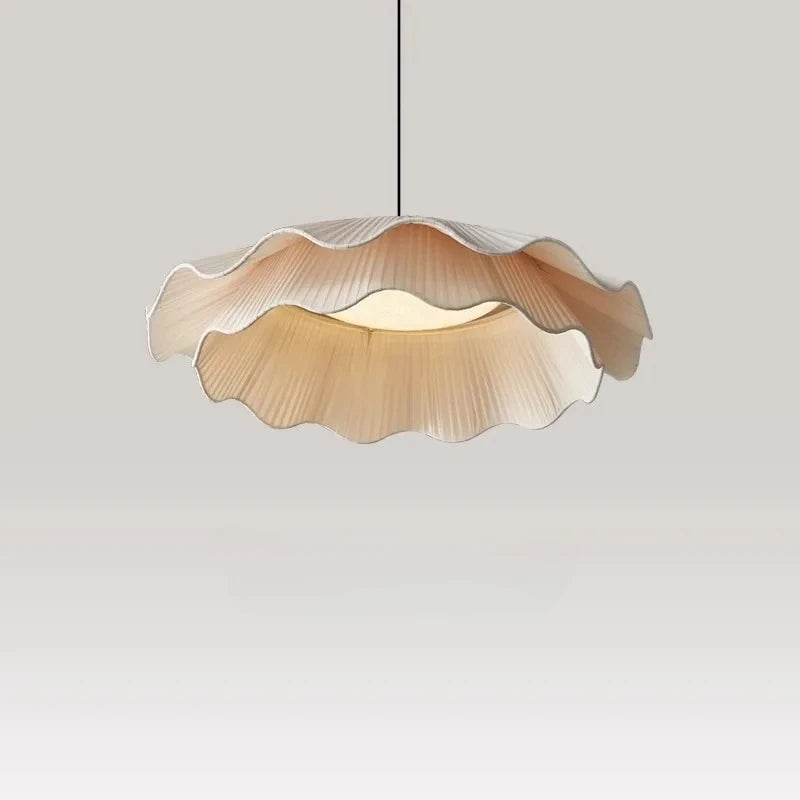 suspension lumineuse moderne plissée semi translucide beige clair élégante minimaliste chambre salon restaurant