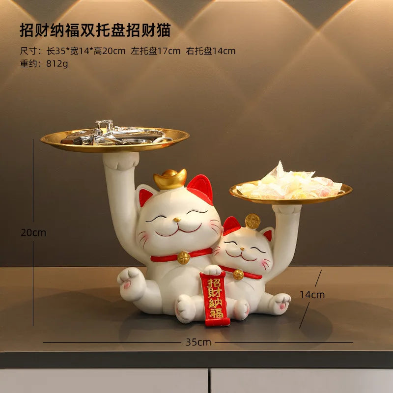 statue chat porte bonheur blanc doré artisanal détails dorés pochette rouge plateau texte rouge
