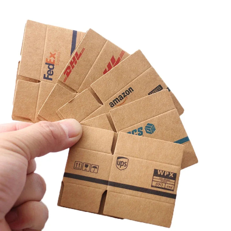 miniatures colis FedEx DHL Amazon UPS EMS STO SF express carton papier opaques logos