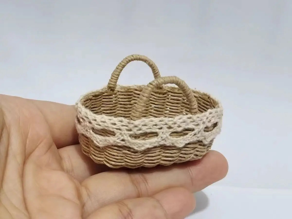 miniature panier osier rustique accessoires maison poupée décoration rangement paille naturel artisanal