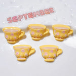 miniatures théière tasses cuillère cupcakes kawaii doux mignon rubans fleurs roses blancs