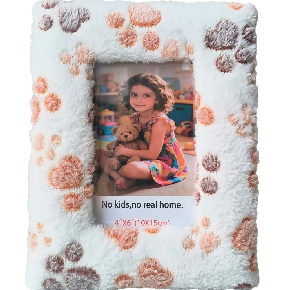 cadre photo moderne multicolore imprimé coeurs pattes chien léopard pelucheux pouces