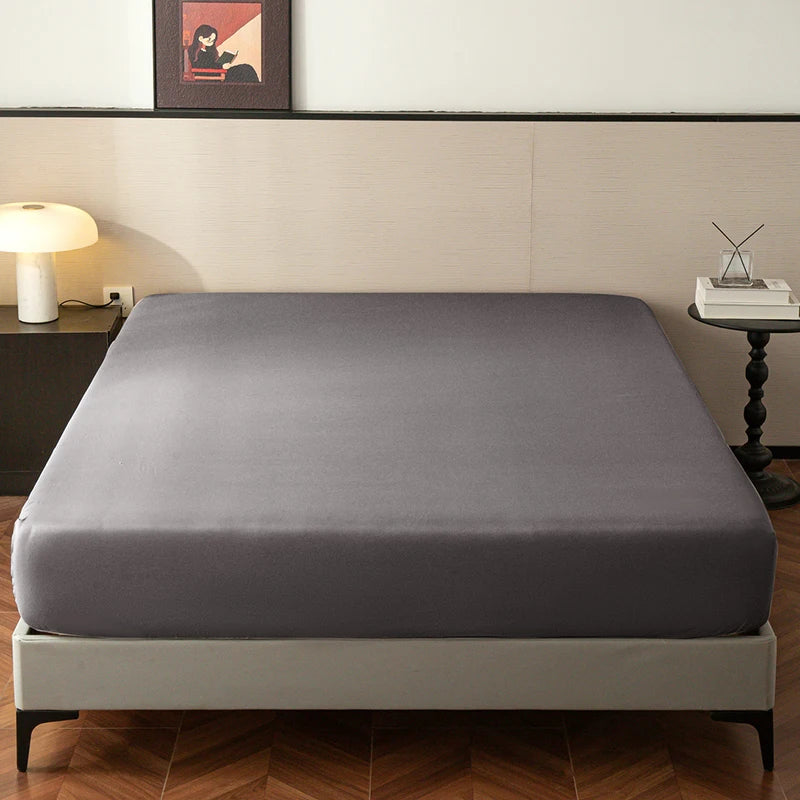 housse lit noire uni satinée élastique moderne 140cm 160cm 200cm polyester