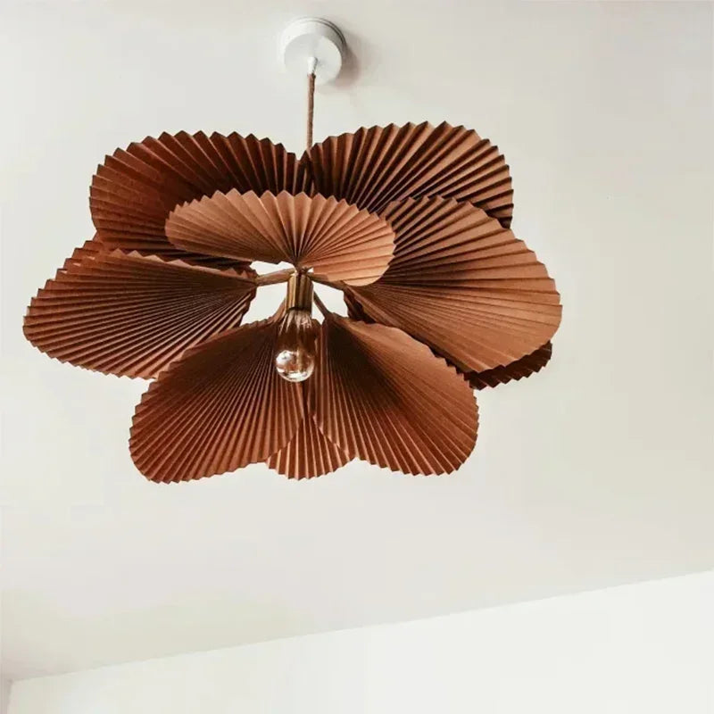 lampe suspendue moderne feuilles plissées marron clair salon chambre lumière blanc neutre chaleureuse