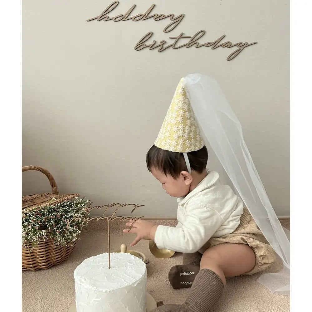 chapeau fête enfant anniversaire fleurs blanches tulle transparent classique erotique