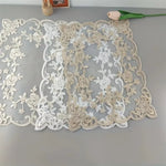 serviettes table dentelle florale blanc beige classique romantique table manger fête pâques