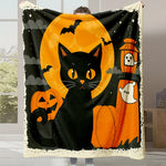 Couverture douce et accueillante avec un chat noir espiègle, des citrouilles et des fantômes qui apportent une touche festive pour l'Halloween.