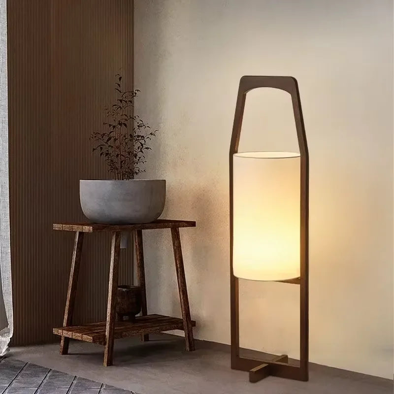 lampe table bois marron clair abat jour beige moderne minimaliste salon chambre