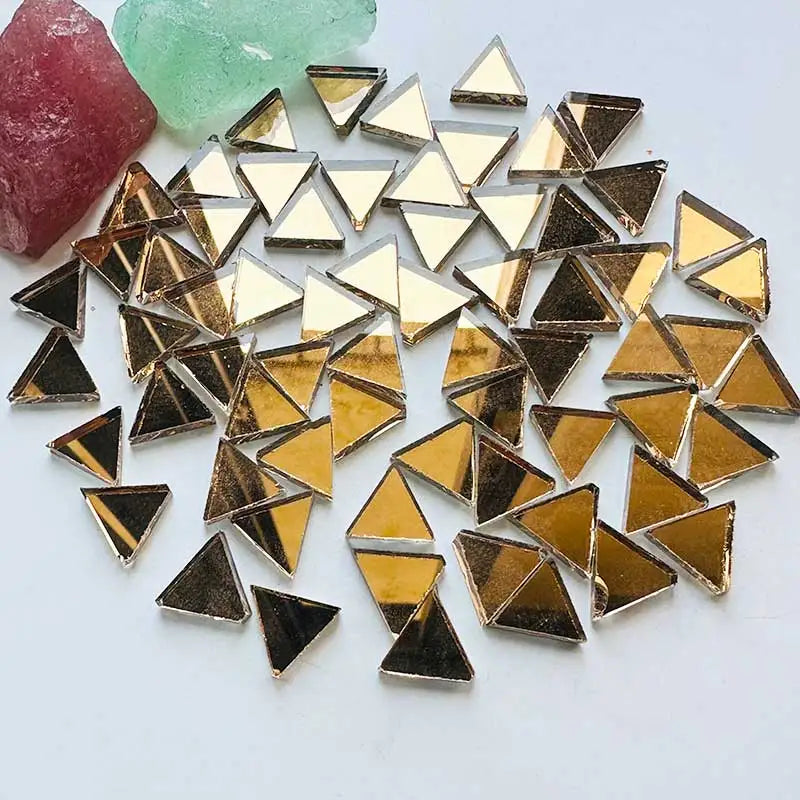 mosaïque triangles couleurs modernes noir doré bleu vert jaune violet carreaux opaques bricolage art