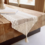 chemin table coton blanc cassé crocheté motif floral pompon rustique