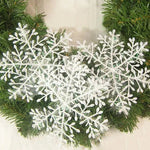 Décoration intérieure hivernale avec flocons blancs