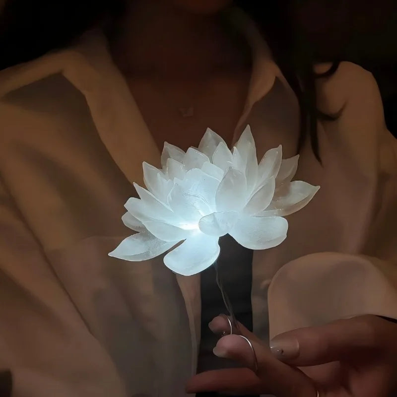 décoration intérieure fleur artificielle lotus blanche feuilles modernes tringle plastique éclairagecoration cosmopolite