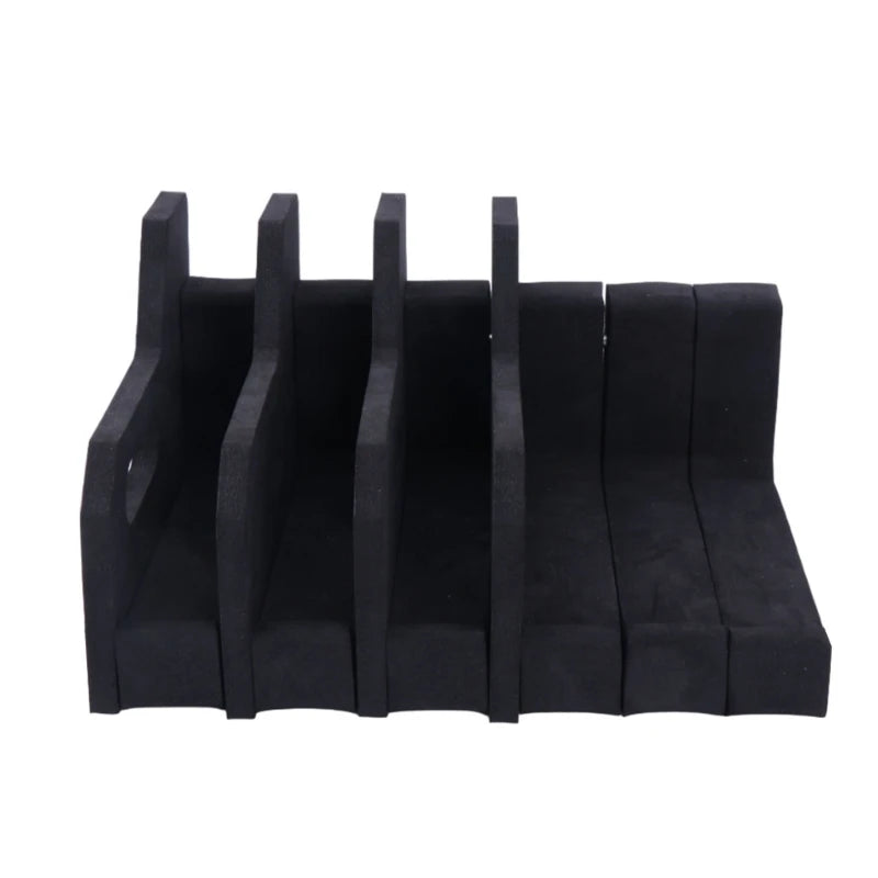 rangement industriel épaisses pièces tiges métalliques vis fixations utilitaires noir mat