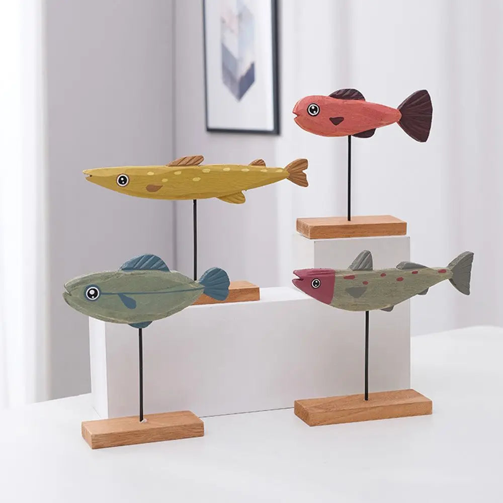 décoration murale poissons bois peints couleurs vives moderne salon chambre
