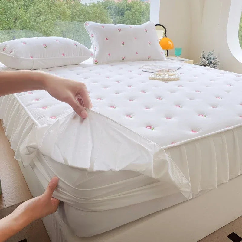housse matelas blanche fleurs roses matelassée anti acariens coton polyester pouces douce classique