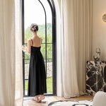 rideau moderne beige clair texture lin opacité bordure noire fenêtre maison