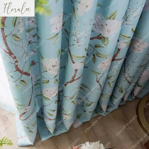 rideau occultant floral bleu clair motif fleurs blanches salon chambre maison classique épais