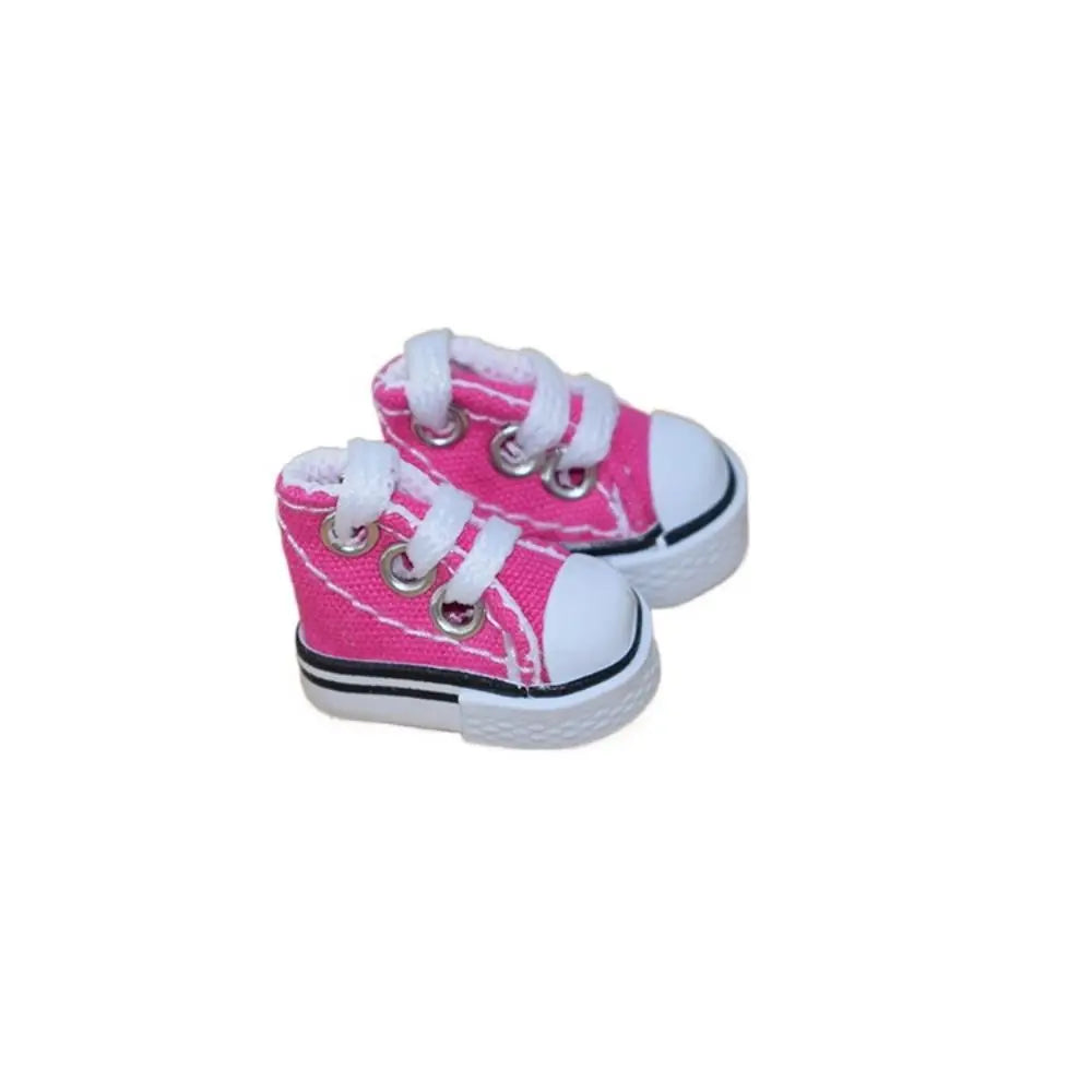 chaussures sport miniatures toile coton classiques baskets couleurs variées opaques enfants accessoires poupées