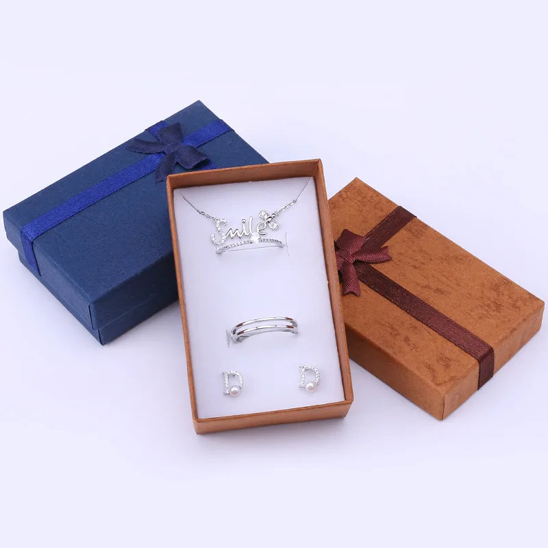 Boîte cadeau en papier pour colliers et bagues