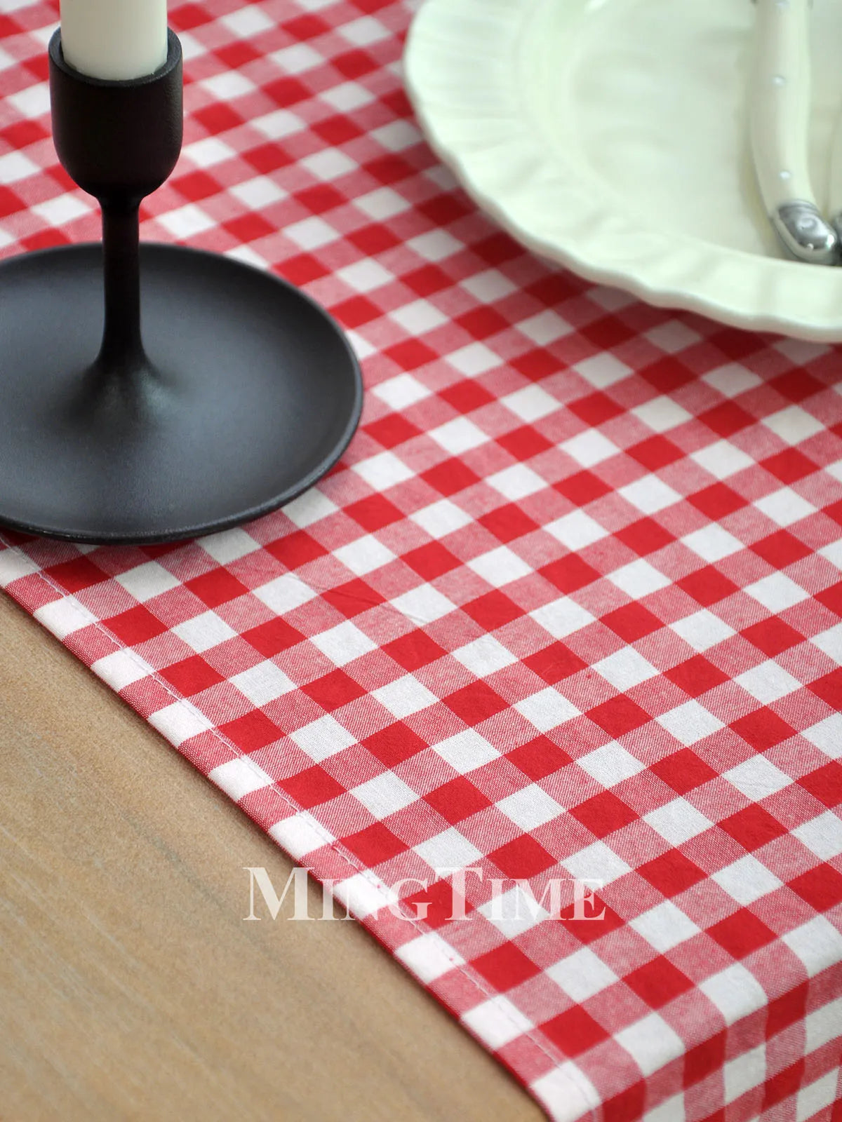 table chemin rouge blanc carreaux classique halloween noël fête mères action grâces