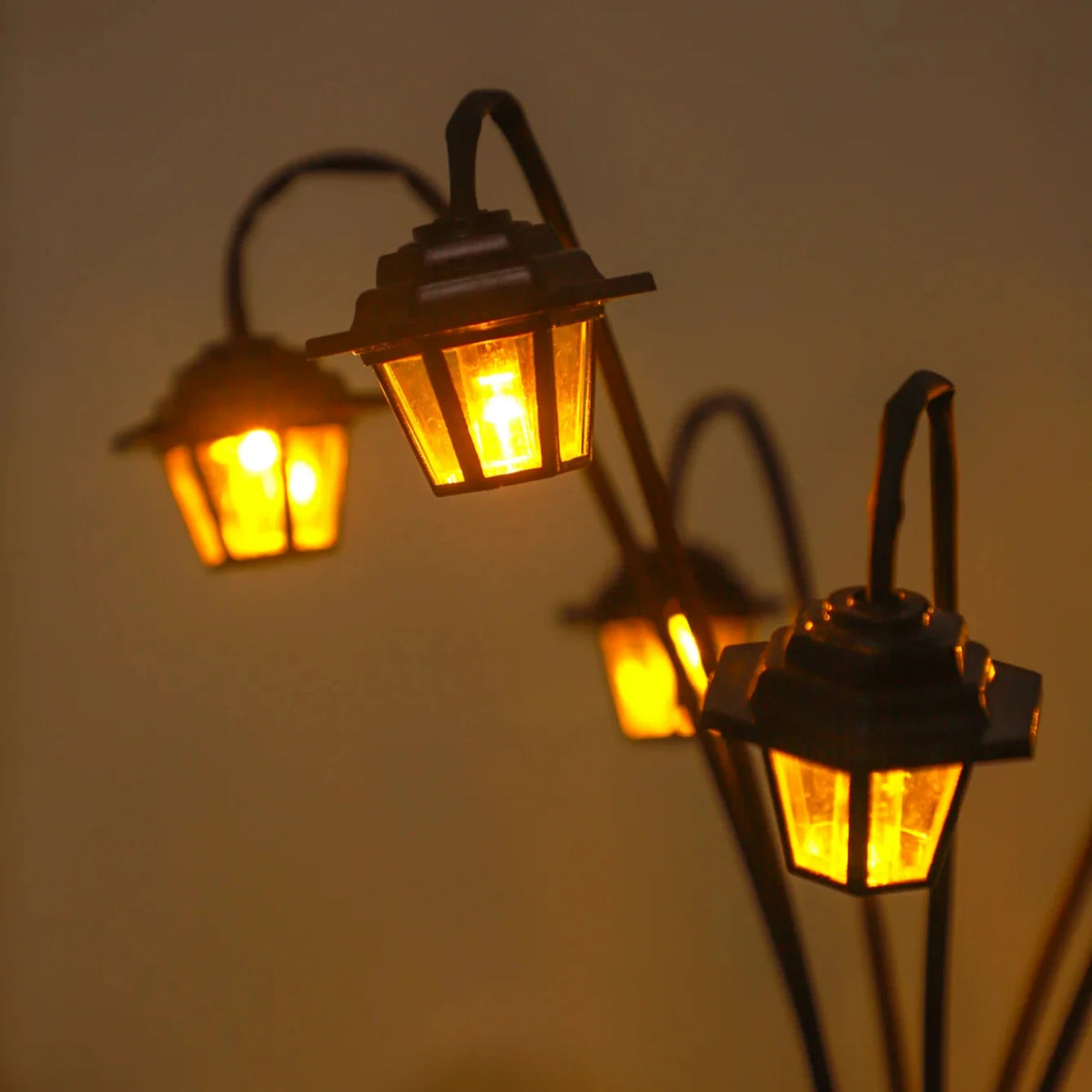 lanterne solaire vintage noire dorée hexagonale brillante adhésive led ip44 plastique