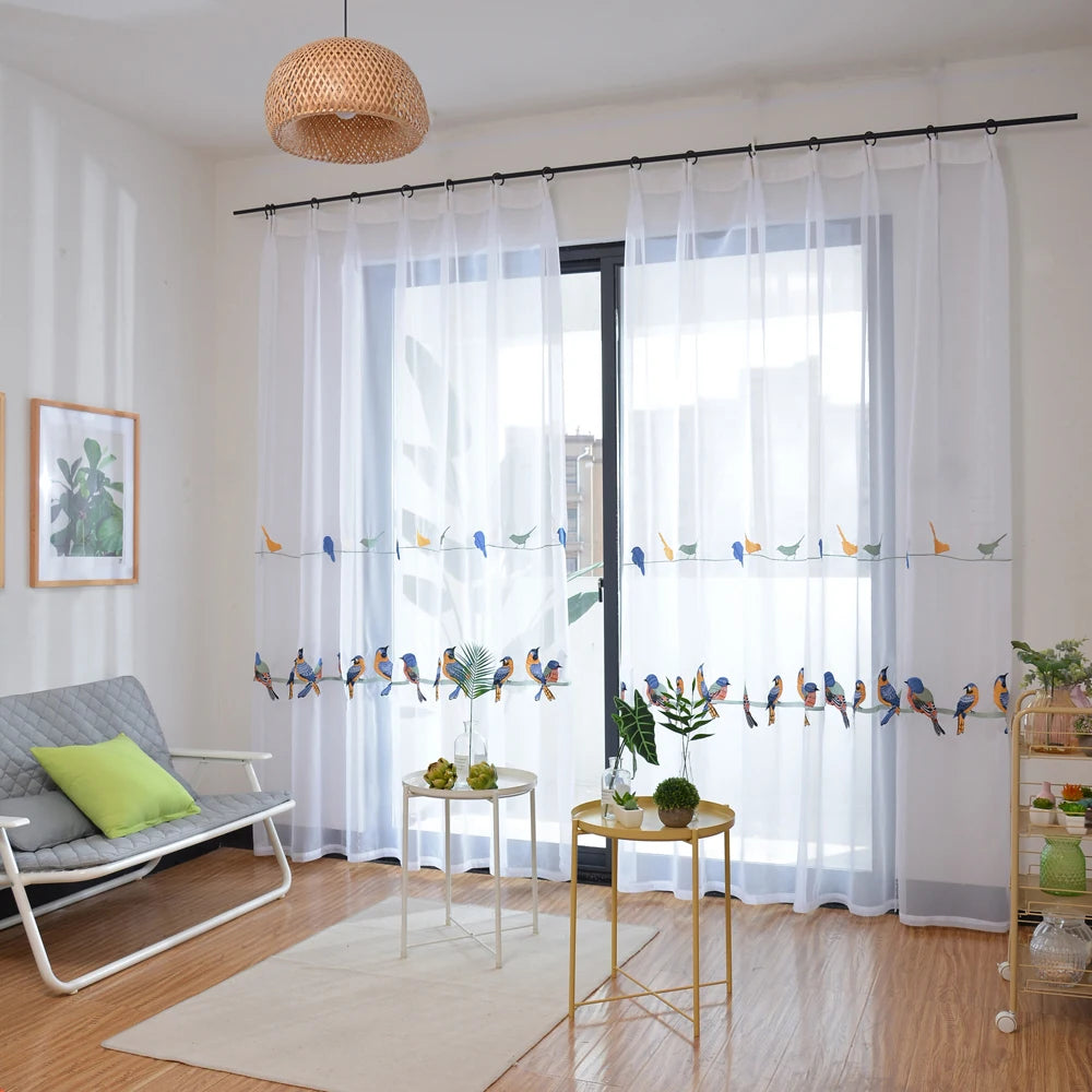 rideau tulle oiseaux brodés moderne chambre blanc beige translucent