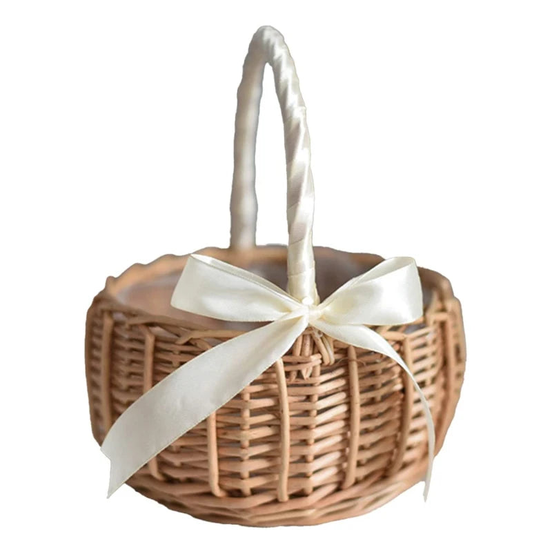 panier osier tressé marron clair classique ruban blanc poignée tresséeintérieur rangement décoration maison