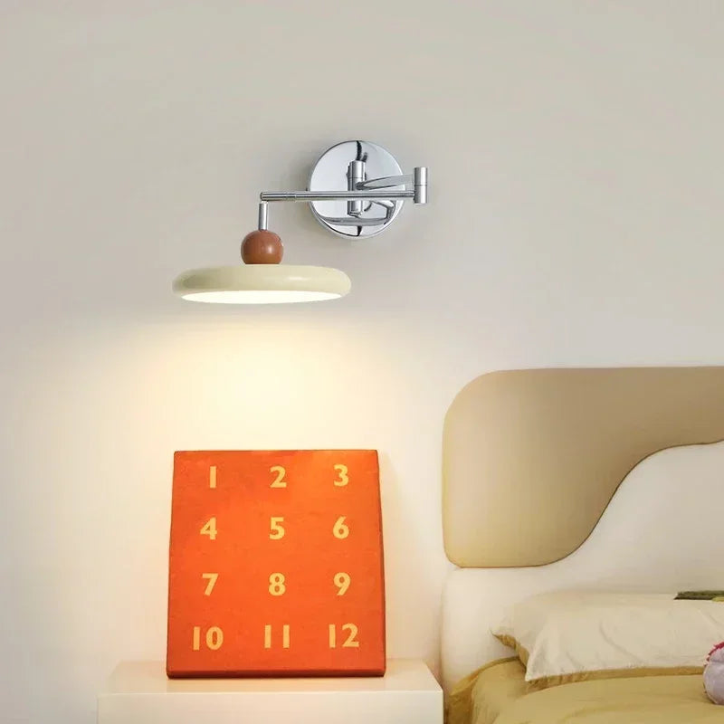 lampe murale bras articulé abatjour rond noir bois clair chrome vert moderne minimaliste