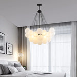 Suspension lumineuse moderne boules sphériques opaques chaînes métalliques blanc salon chambre