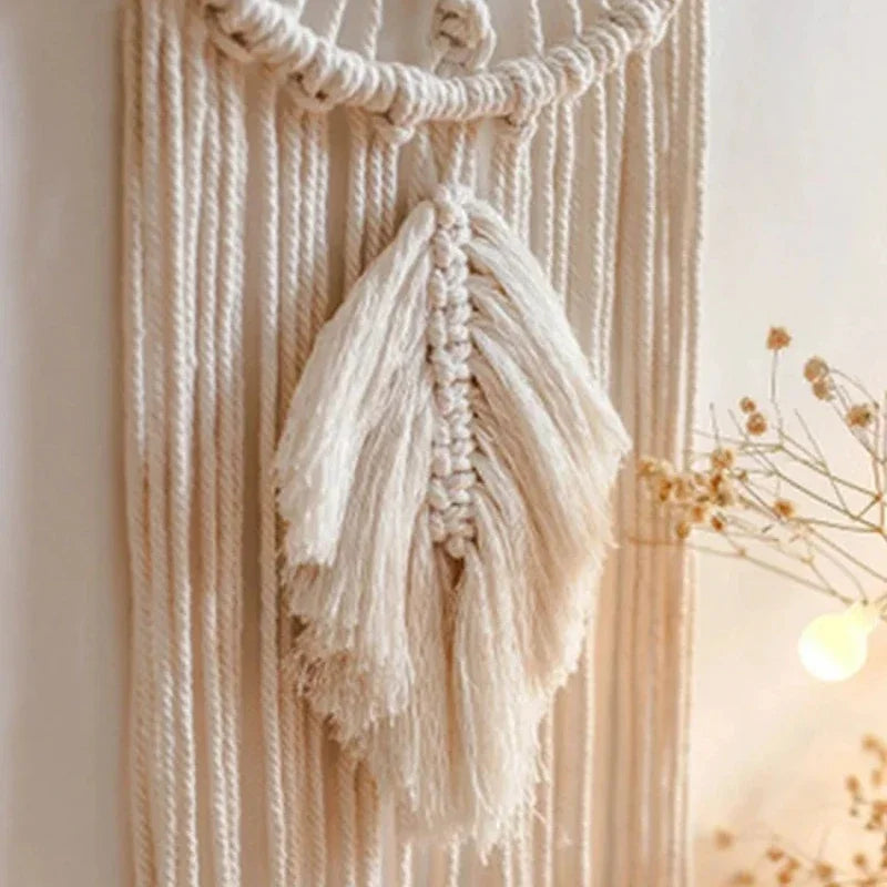 décoration murale boho dreamcatcher macramé franges blanches artisanal plume fleur chambre