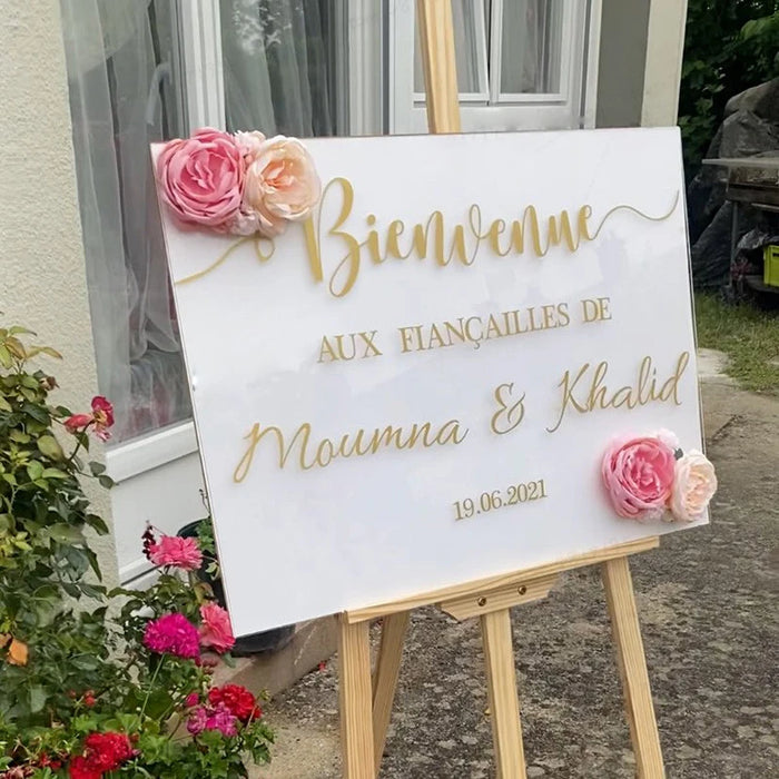 panneau decoratif mariage lettrage doré decoration florale classique blanc doré