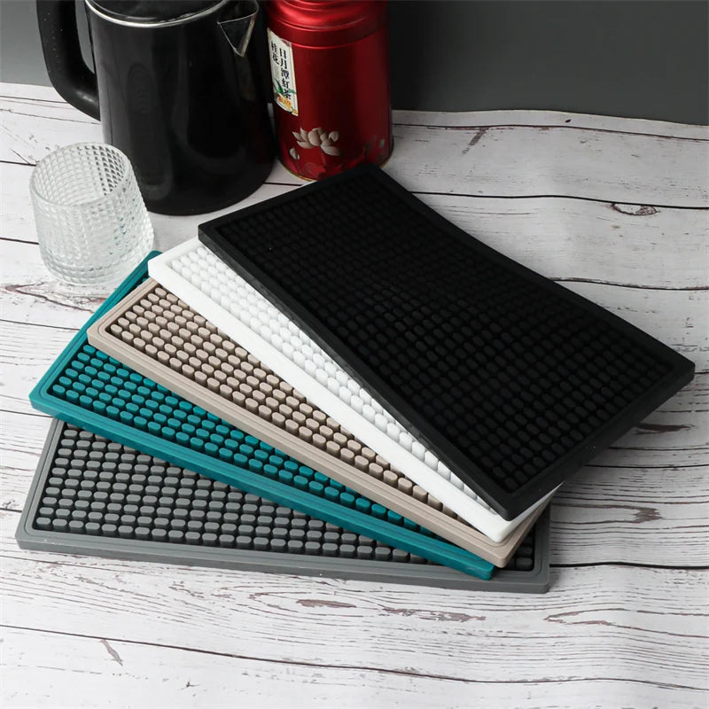 tapis bar moderne silicone bleu gris noir blanc texture points 15.5cm 31cm résistant déversement