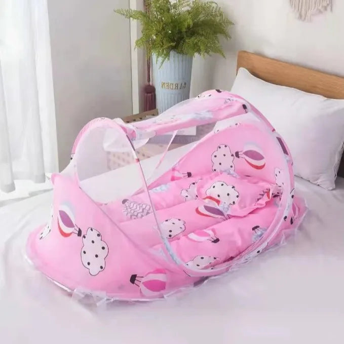 lit parapluie bébé ballons motifs franges transparent filet bleu rose matelas oreiller