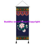 tapisserie bouddhiste ornements religieux symboles géométriques bleu multicolore crochets métalliques