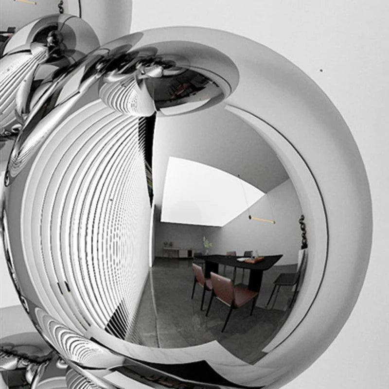 Sculpture décorative moderne or argent sphères polies métal base noire minimaliste