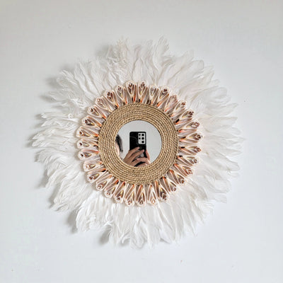 Miroir mural en rotin et plumes fait main