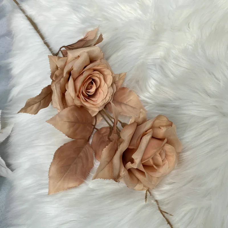 bouquet artificiel roses classique décoration maison table blanc beige noir gris pale rose