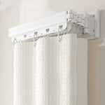 rideau douche blanc moderne texture carrés anti moisissure opacité clips fixations salle bain polyester
