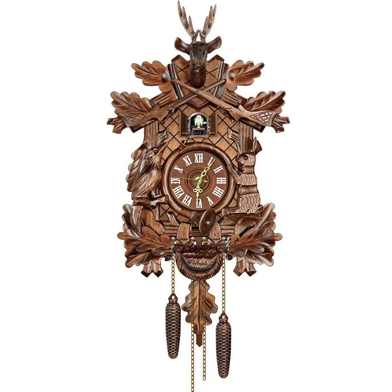horloge coucou vintage bois sculpté traditionnel intérieur salon chambre rusticité decoration pendule fonctionnelle