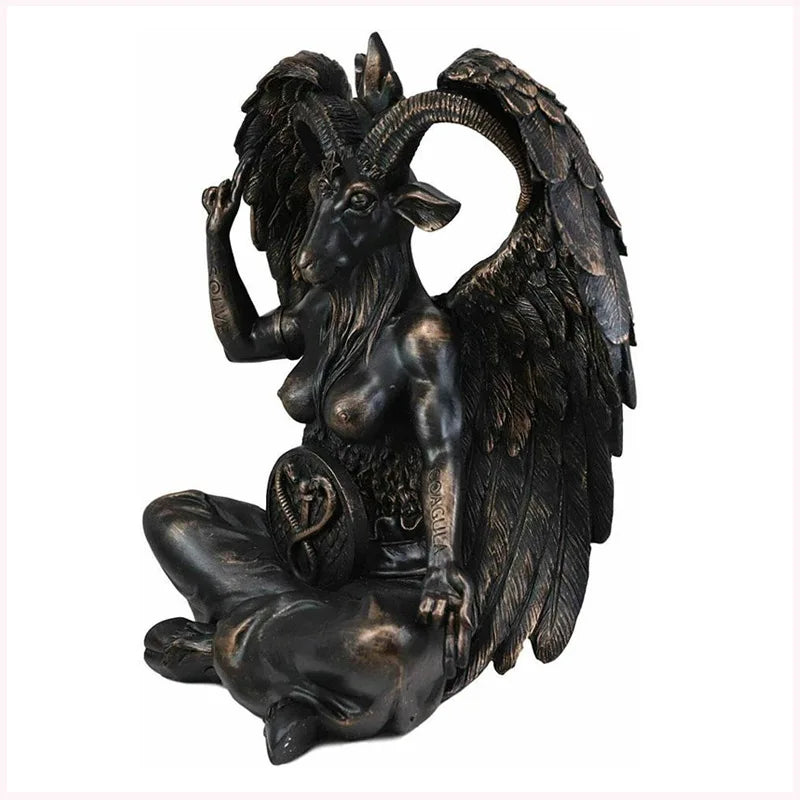 statue baphomet chèvre ailes dragon noir bougies rouges décoration gothique fantaisie occulte