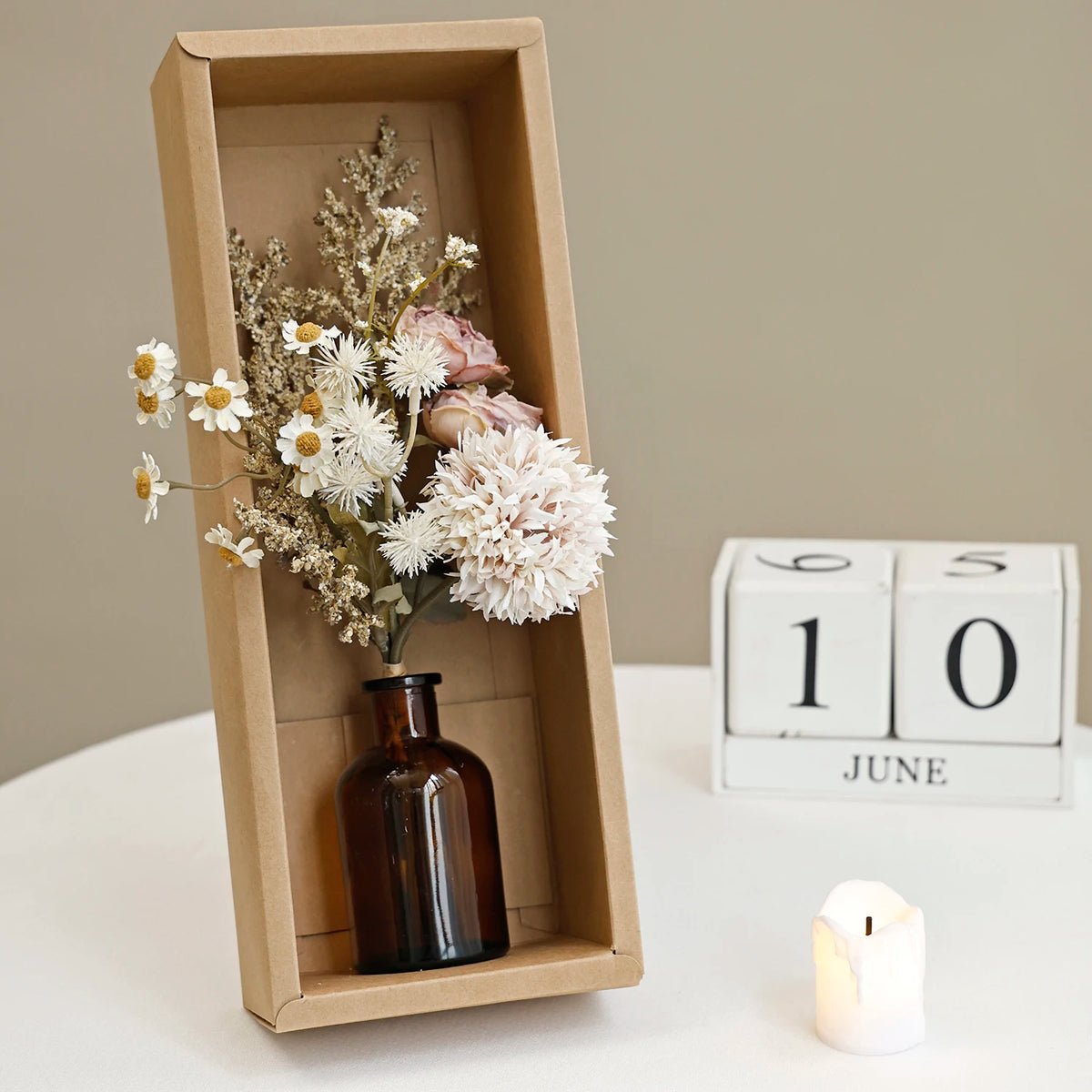 bouquet séché fleurs artificielles pivoine blanc rose beige doré vase boîte présentation intérieurDecorationMaisonFete