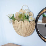 panier mural tressé imitation rattan anneaux métalliques rangement moderne rustique fleurs artificielles decoration